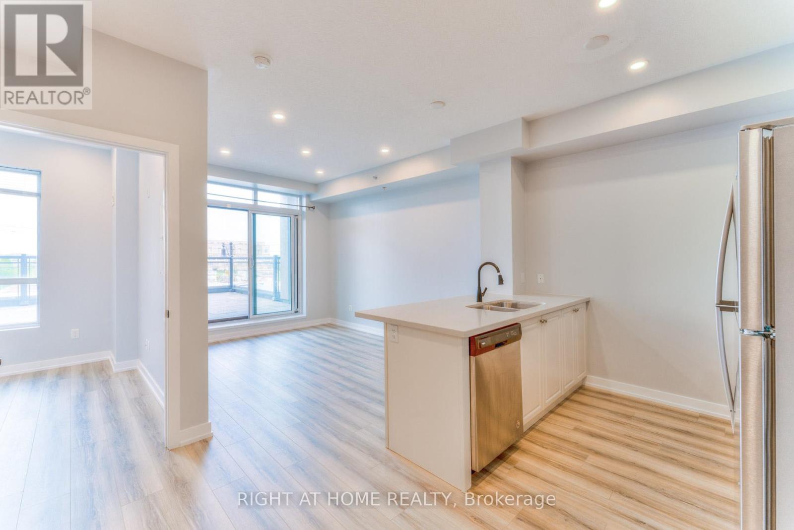 320 - 2486 Old Bronte Road, Oakville, Ontario  L6M 0Y4 - Photo 3 - W13497018