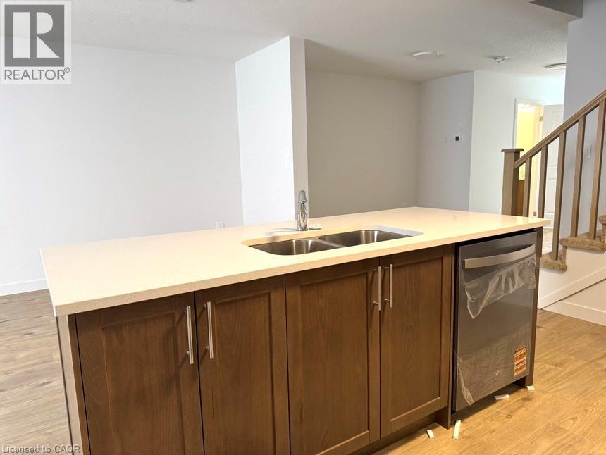 21 Pin Oak Common, Cambridge, Ontario  N1S 0G3 - Photo 7 - 40843815