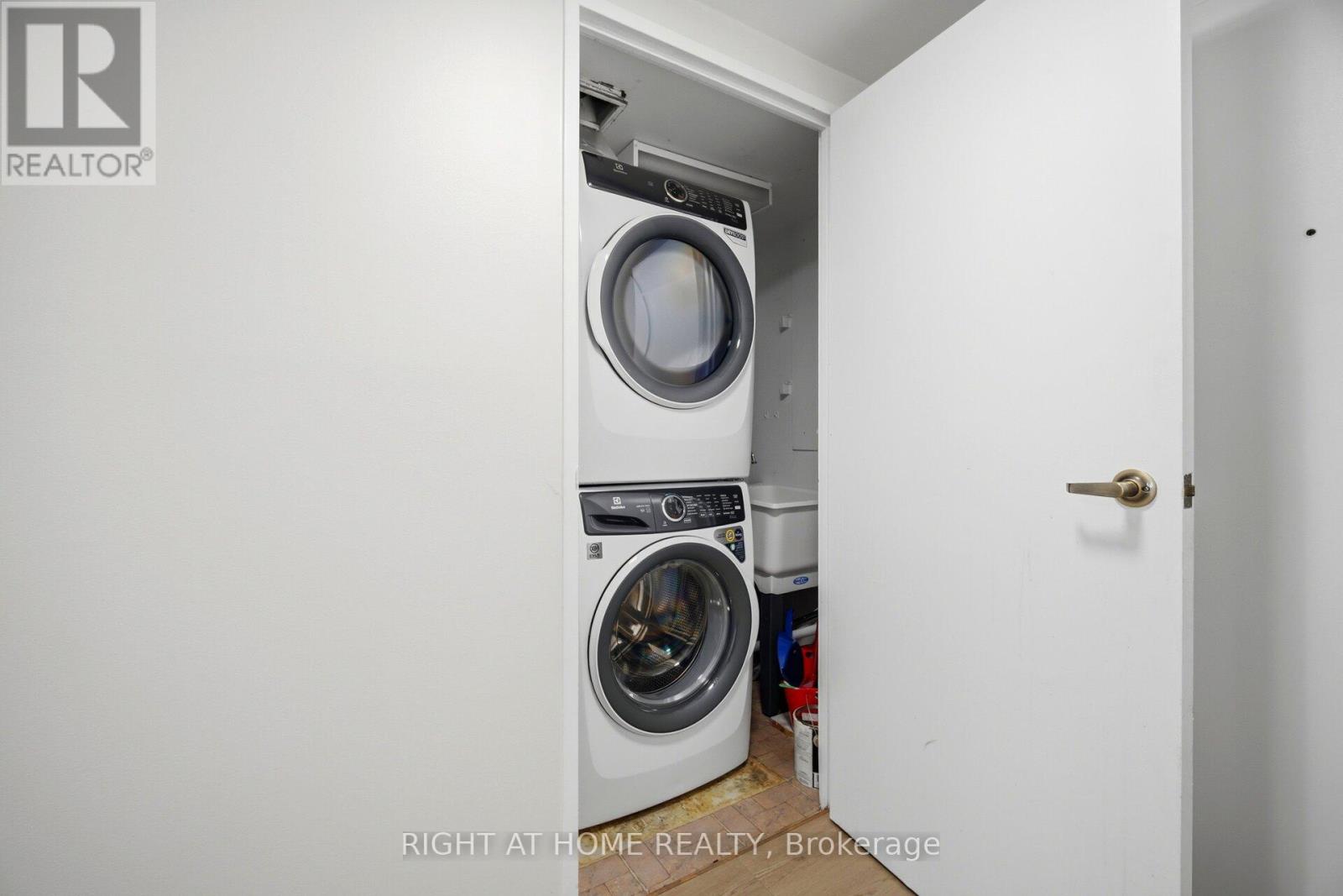 1808 - 550 Webb Drive, Mississauga, Ontario  L5B 3Y4 - Photo 39 - W13497056