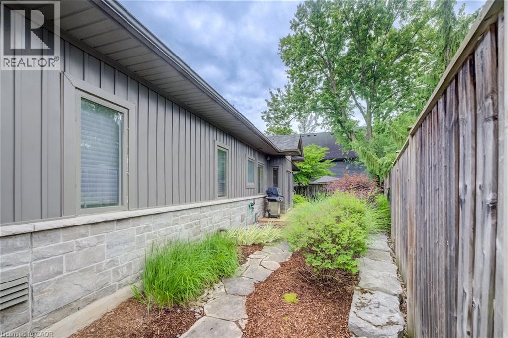 200 Macdonald Place, Waterloo, Ontario  N2L 1L1 - Photo 41 - 40843458