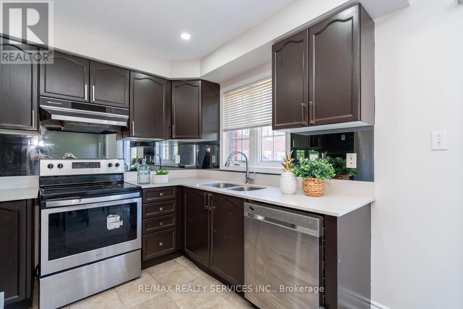 85 Williamson Drive, Brampton, Ontario  L7A 3R6 - Photo 19 - W13497076
