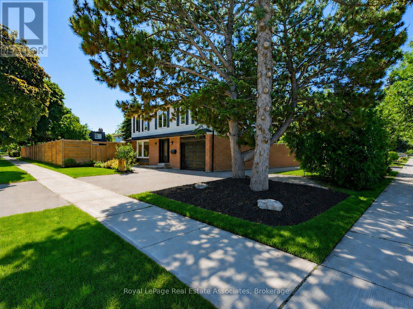 2441 Winthrop Crescent, Mississauga, Ontario  L5K 2A8 - Photo 2 - W13501574