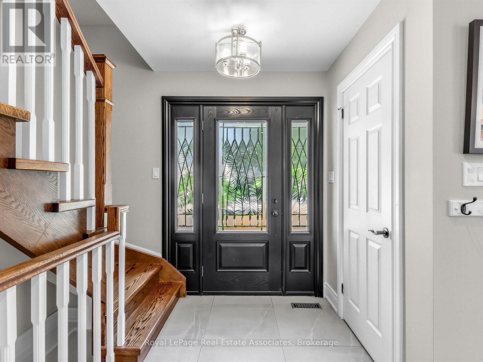 2441 Winthrop Crescent, Mississauga, Ontario  L5K 2A8 - Photo 4 - W13501574
