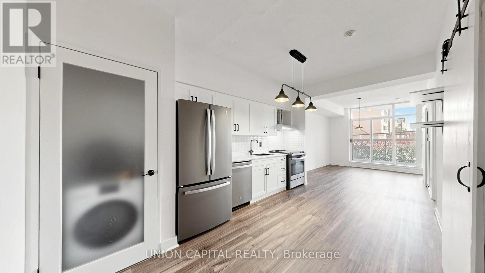 210 - 1375 Dupont Street, Toronto, Ontario  M6H 4J8 - Photo 4 - W13501686