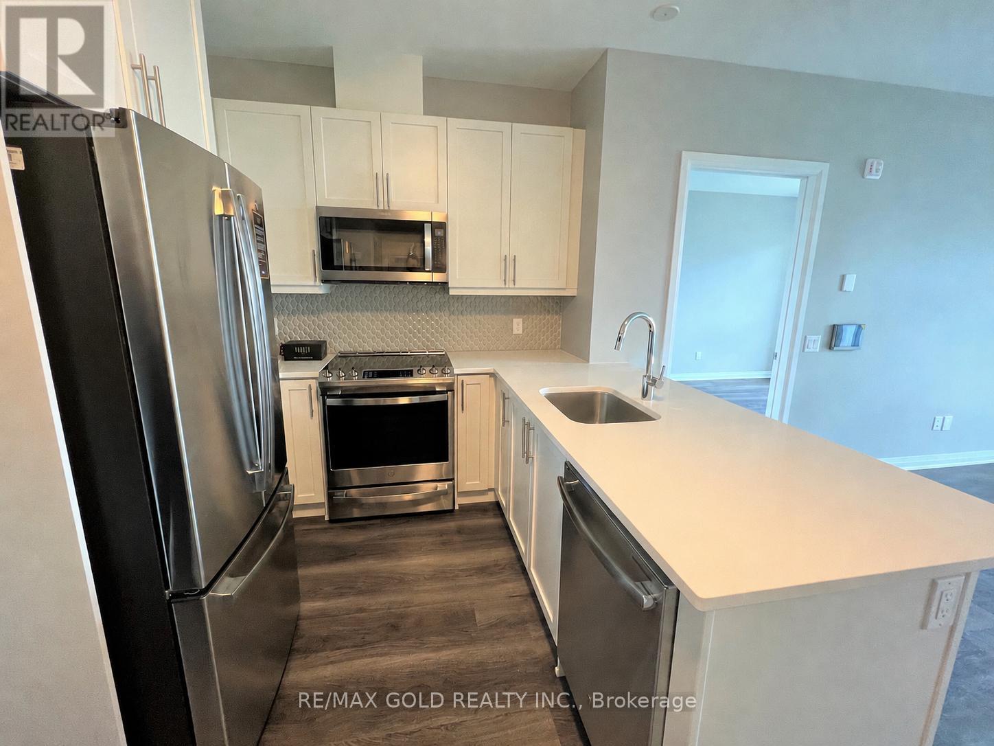 215 - 50 Kaitting Trail, Oakville, Ontario  L6M 5N3 - Photo 2 - W13501720