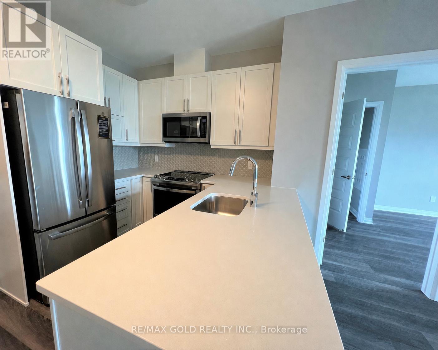 215 - 50 Kaitting Trail, Oakville, Ontario  L6M 5N3 - Photo 3 - W13501720