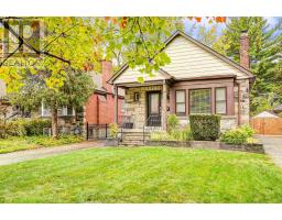 884 ROYAL YORK ROAD, Toronto, Ontario