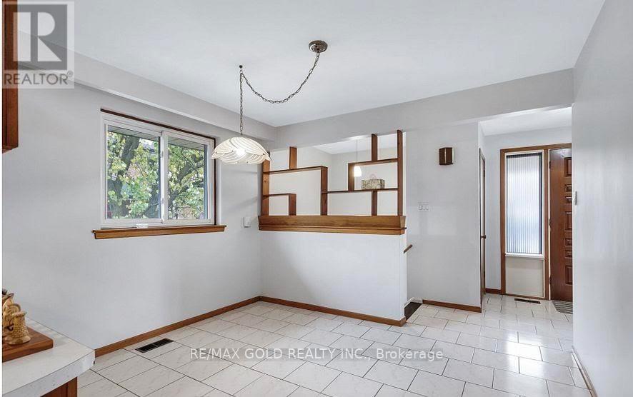 7 Larchmere Avenue, Toronto, Ontario  M9L 2N2 - Photo 3 - W13501726