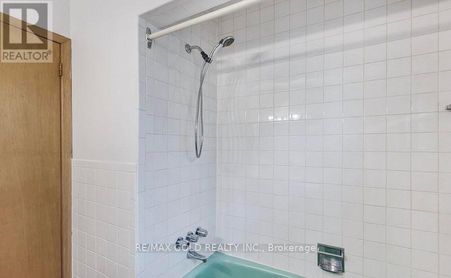 7 Larchmere Avenue, Toronto, Ontario  M9L 2N2 - Photo 9 - W13501726