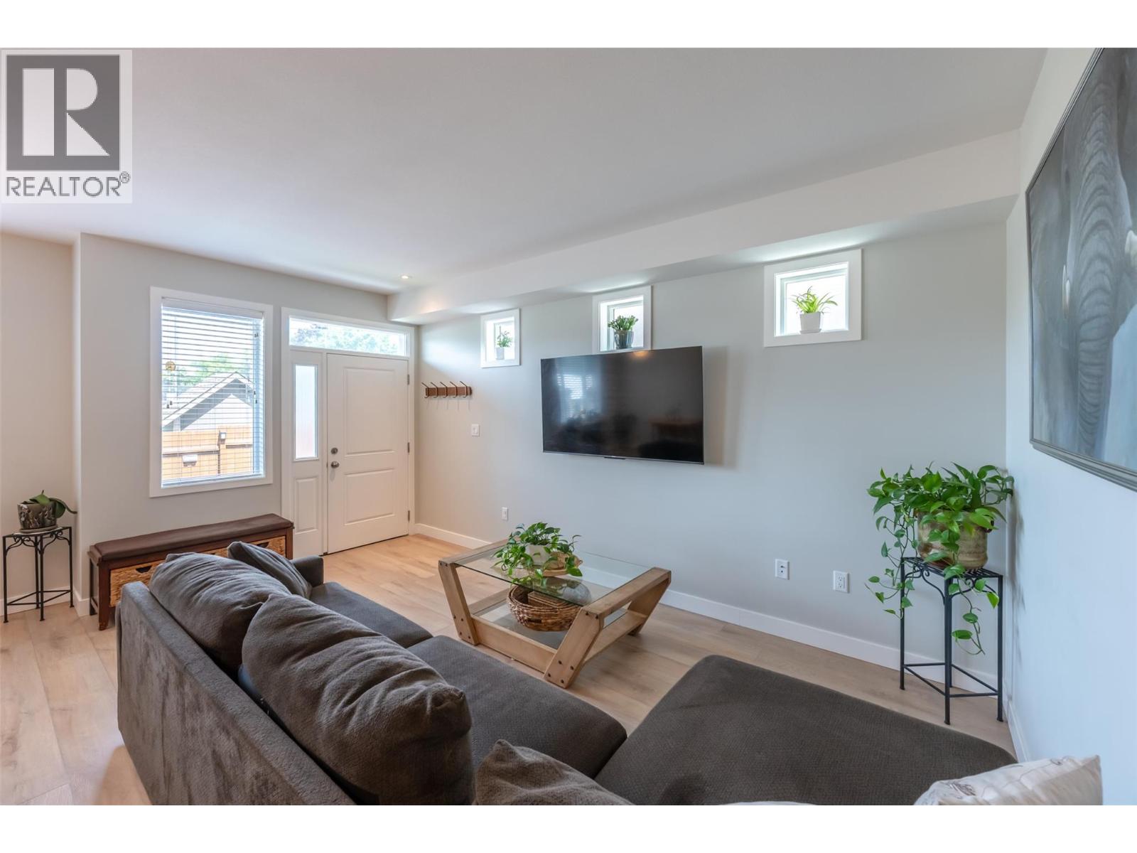 457 Nelson Avenue Unit# 102, Penticton, British Columbia