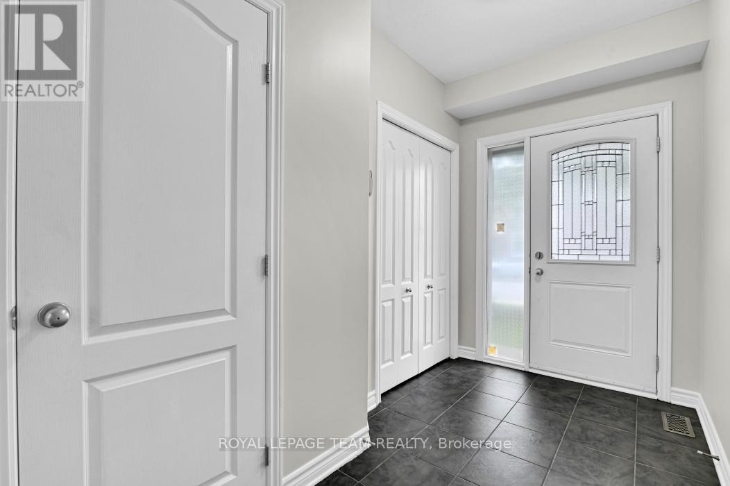 87 Selhurst Avenue, Ottawa, Ontario  K2G 7C9 - Photo 3 - X13501802