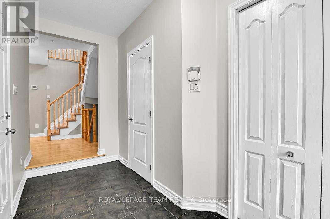 87 Selhurst Avenue, Ottawa, Ontario  K2G 7C9 - Photo 4 - X13501802