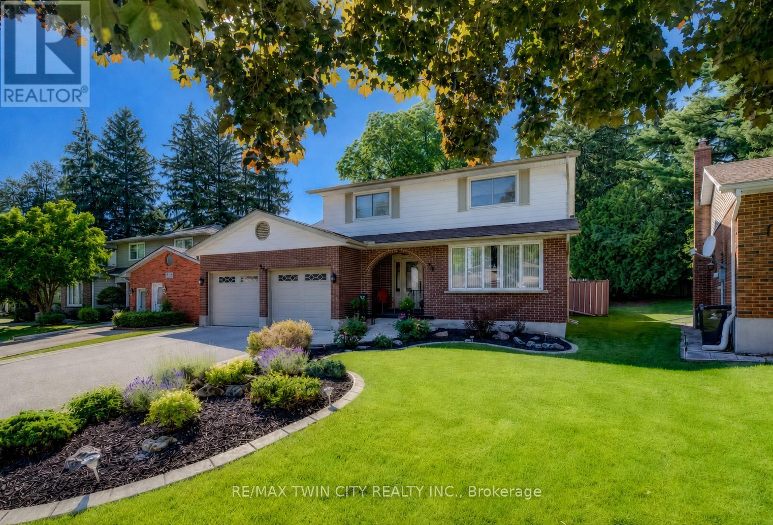 54 Stonegate Drive, Kitchener, Ontario  N2A 2Z1 - Photo 1 - X13501504