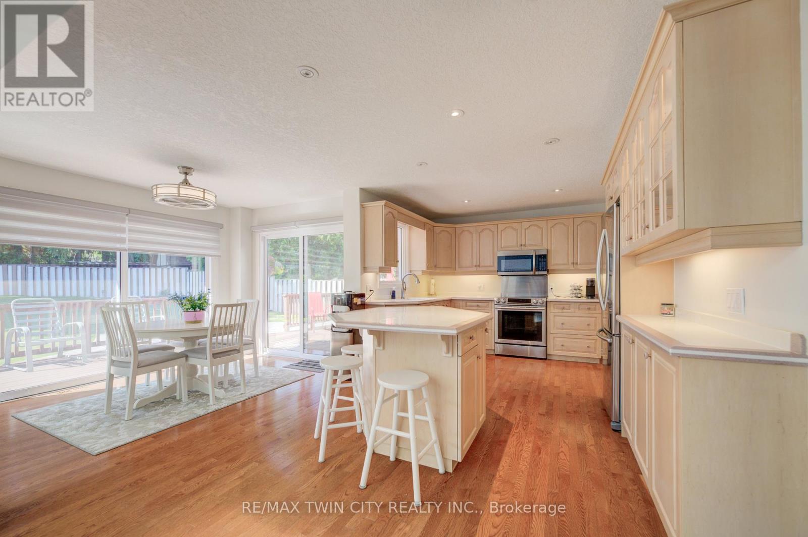 54 Stonegate Drive, Kitchener, Ontario  N2A 2Z1 - Photo 16 - X13501504