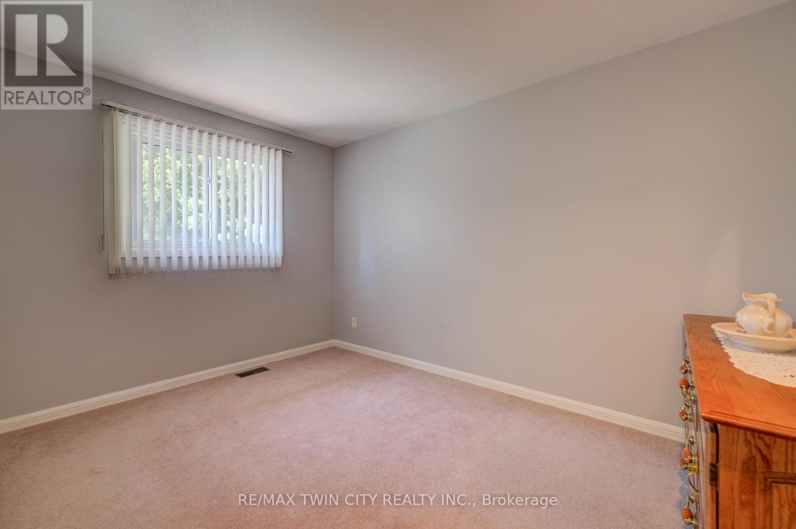 54 Stonegate Drive, Kitchener, Ontario  N2A 2Z1 - Photo 27 - X13501504