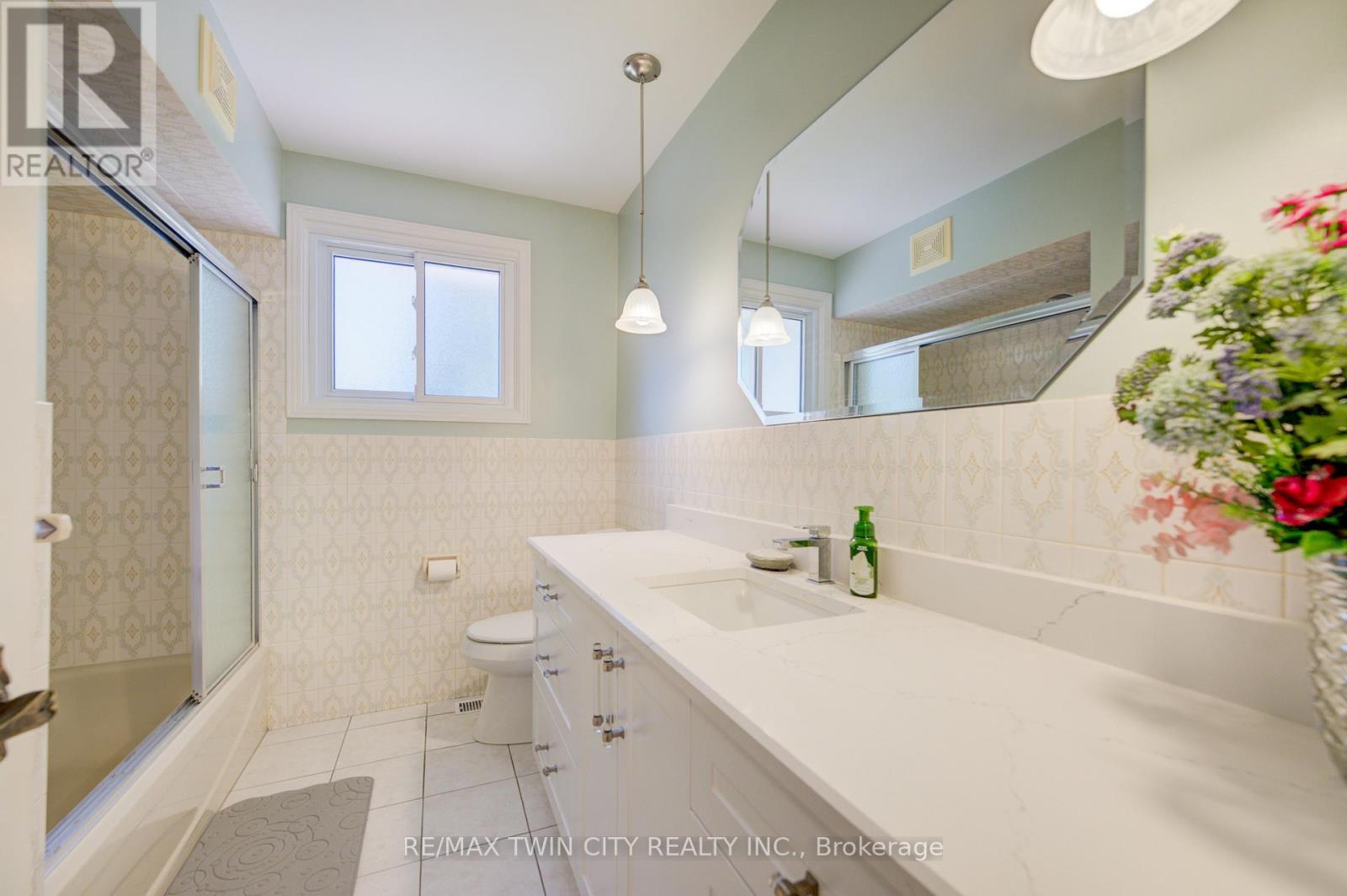 54 Stonegate Drive, Kitchener, Ontario  N2A 2Z1 - Photo 29 - X13501504