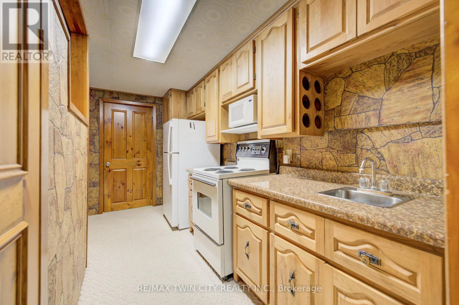 54 Stonegate Drive, Kitchener, Ontario  N2A 2Z1 - Photo 34 - X13501504