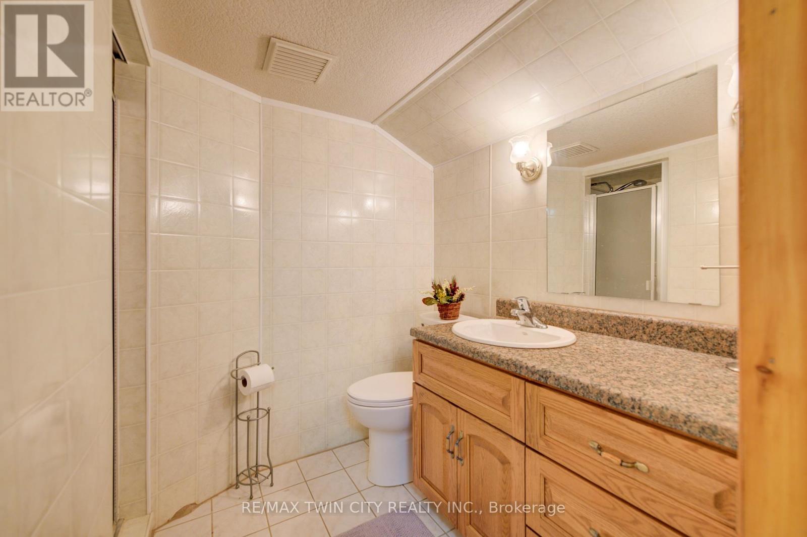 54 Stonegate Drive, Kitchener, Ontario  N2A 2Z1 - Photo 39 - X13501504