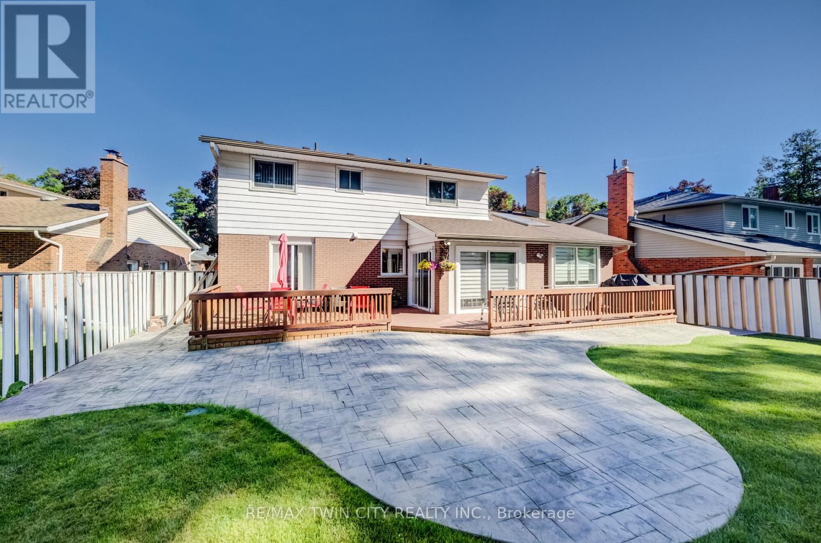 54 Stonegate Drive, Kitchener, Ontario  N2A 2Z1 - Photo 48 - X13501504