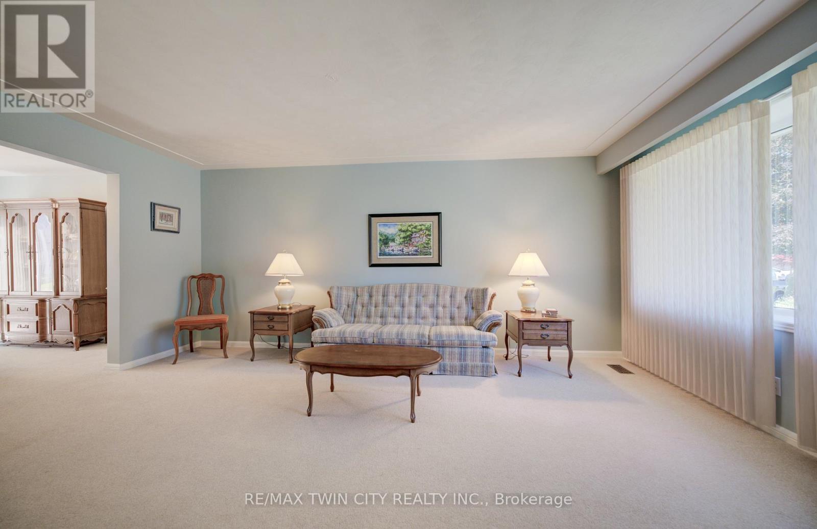 54 Stonegate Drive, Kitchener, Ontario  N2A 2Z1 - Photo 7 - X13501504