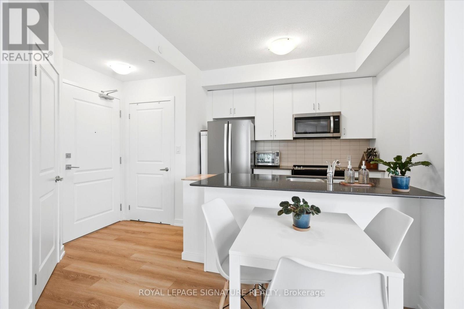 232 - 10 Mallard Trail, Hamilton, Ontario  L8B 2A7 - Photo 2 - X13501524