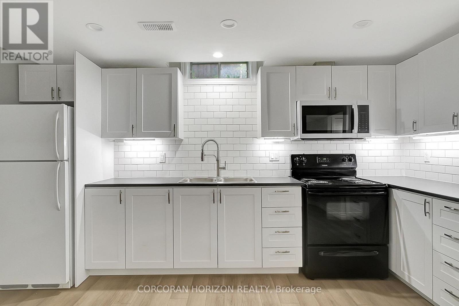 LOWER - 43 HOLM STREET, Cambridge, Ontario