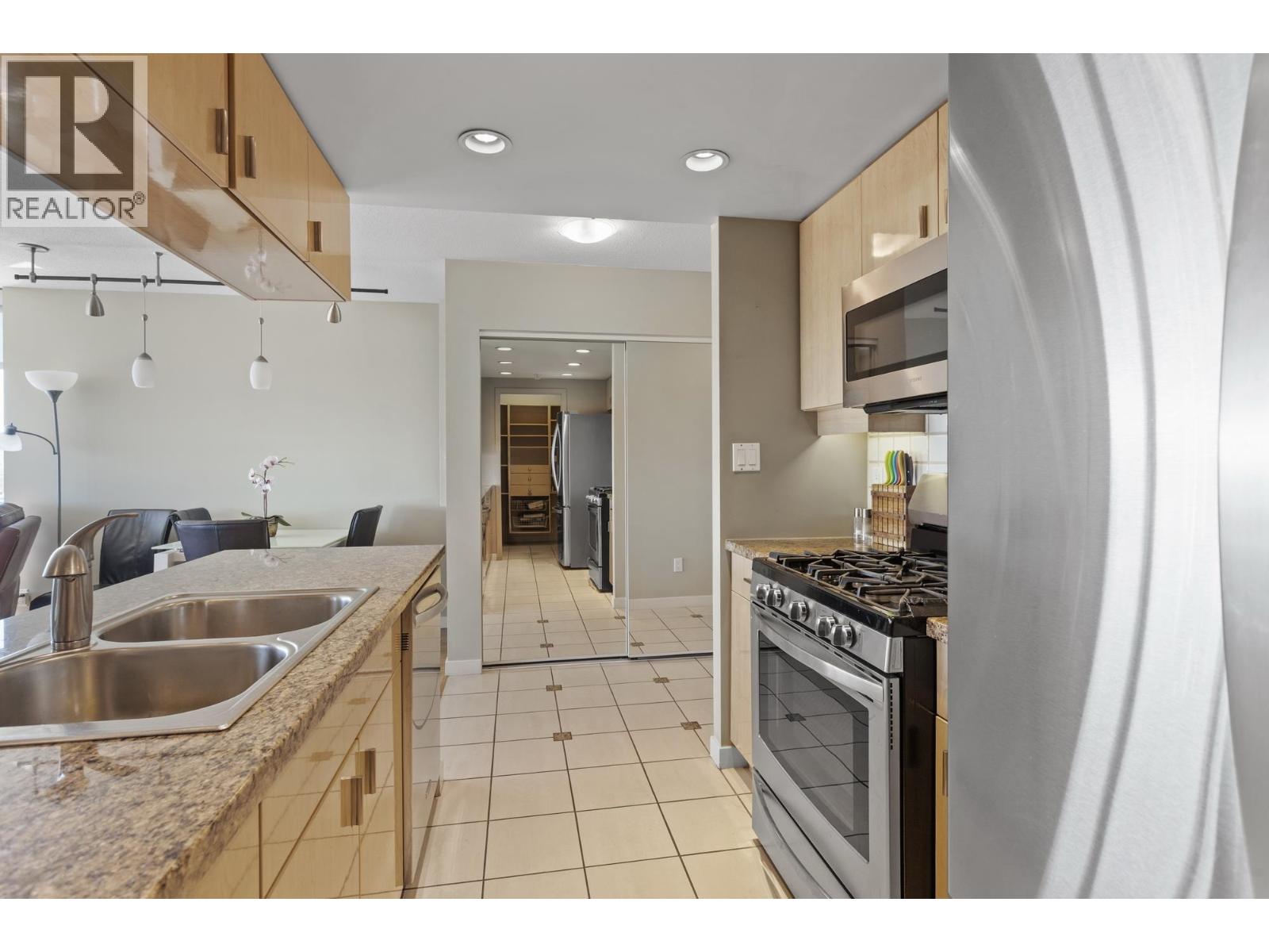 2505 1033 Marinaside Crescent, Vancouver, British Columbia  V6Z 3A3 - Photo 10 - R3140791