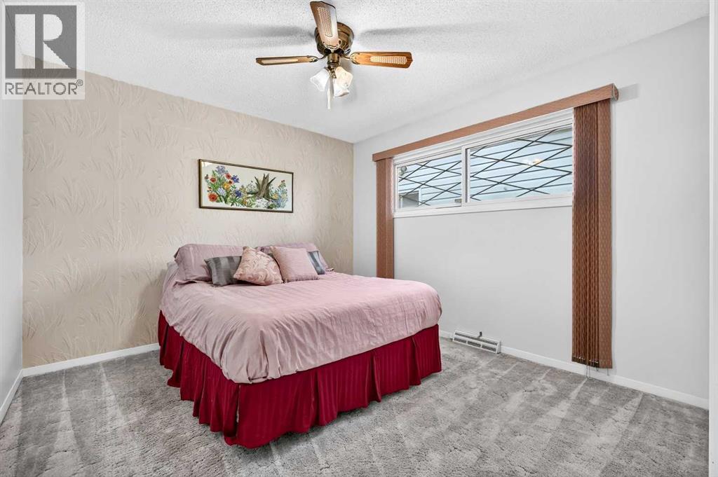 3227 Collingwood Drive NW, Calgary, Alberta  T2L 0R7 - Photo 23 - A2323819