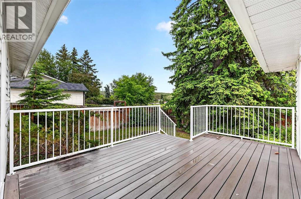 3227 Collingwood Drive NW, Calgary, Alberta  T2L 0R7 - Photo 39 - A2323819