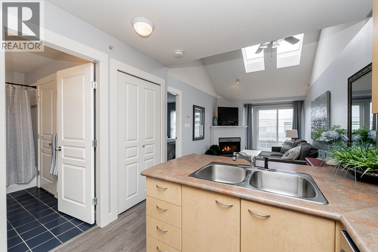 403 3939 Hastings Street, Burnaby, British Columbia  V5C 2H8 - Photo 8 - R3140821