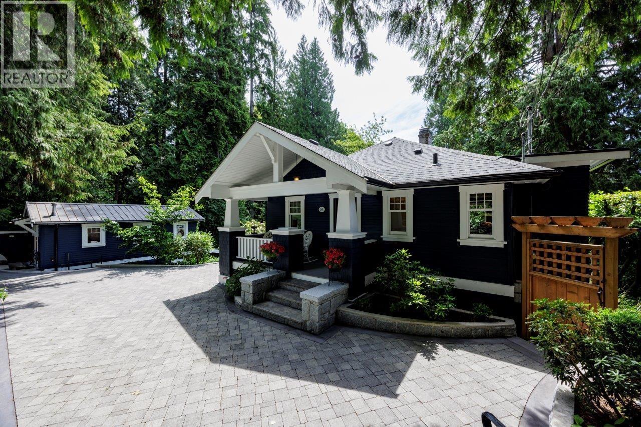 461 E ST. JAMES ROAD, North Vancouver, British Columbia