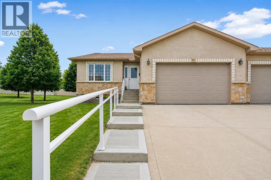 60 Sandstone Place, medicine hat, Alberta