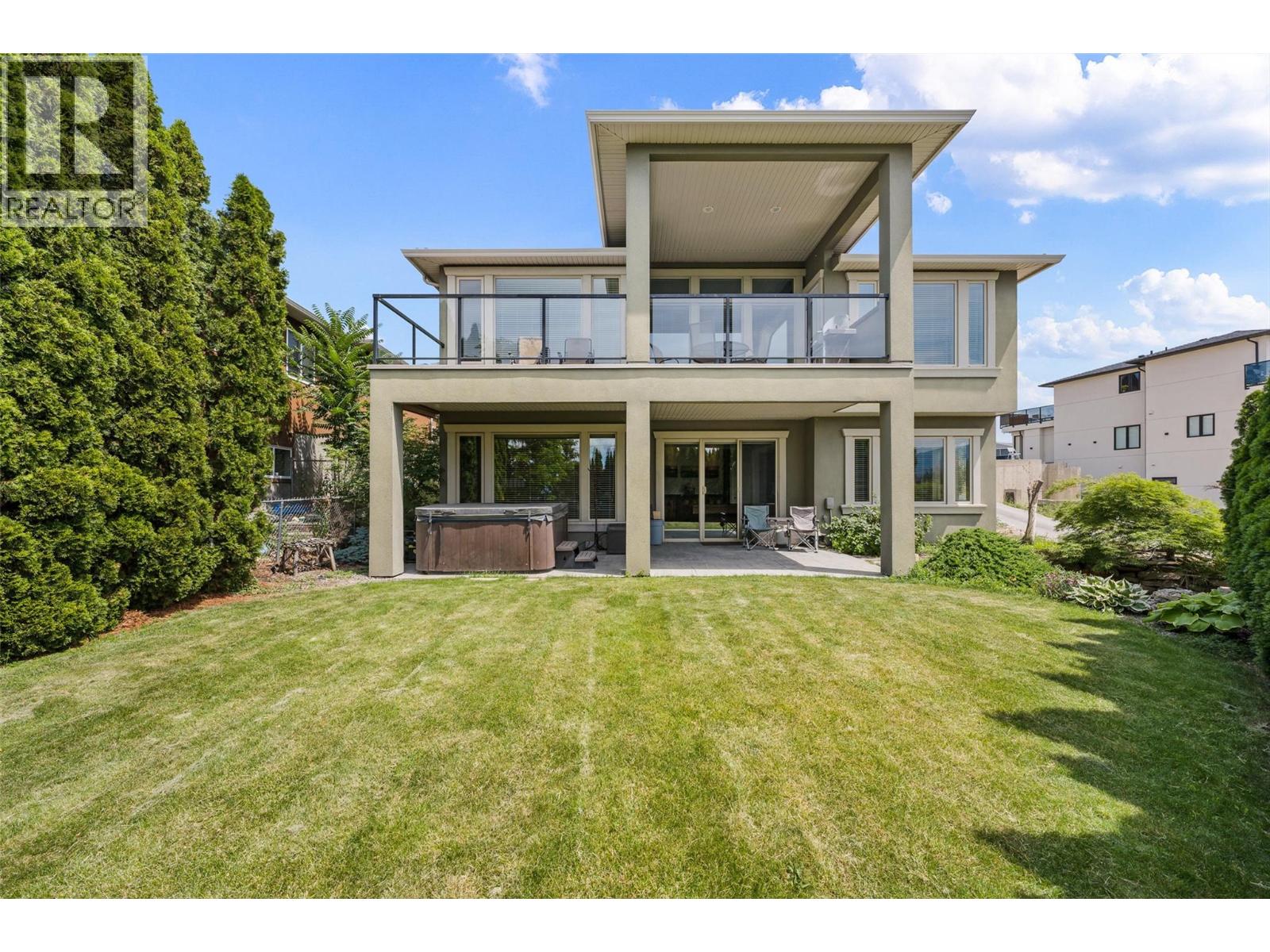 1090 Hume Avenue, Kelowna, British Columbia