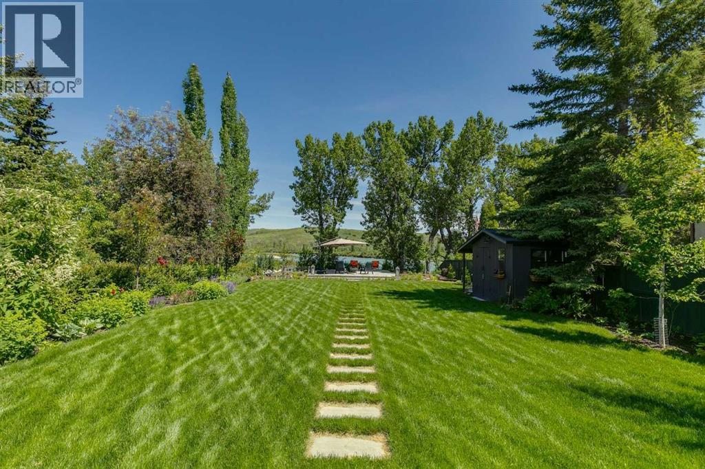 6626 Bow Crescent NW, Calgary, Alberta  T3B 2B9 - Photo 7 - A2323914