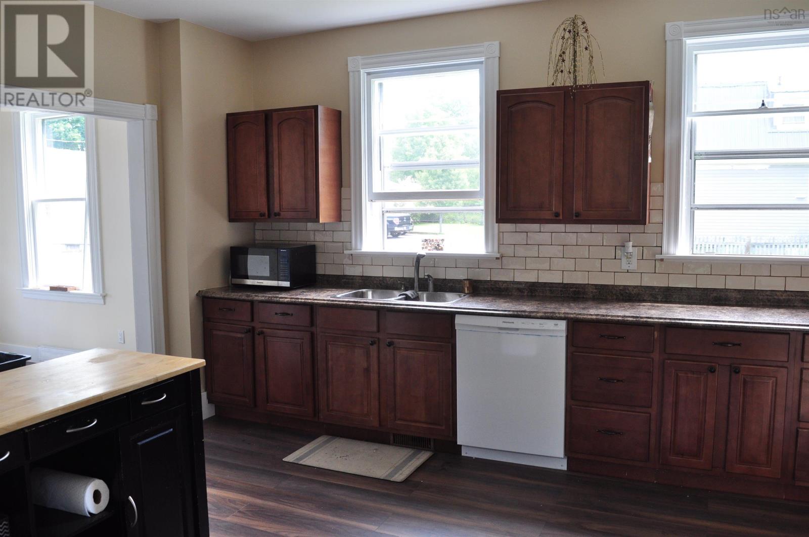 64 Centre Street, Truro, Nova Scotia  B2N 2K2 - Photo 7 - 202615836