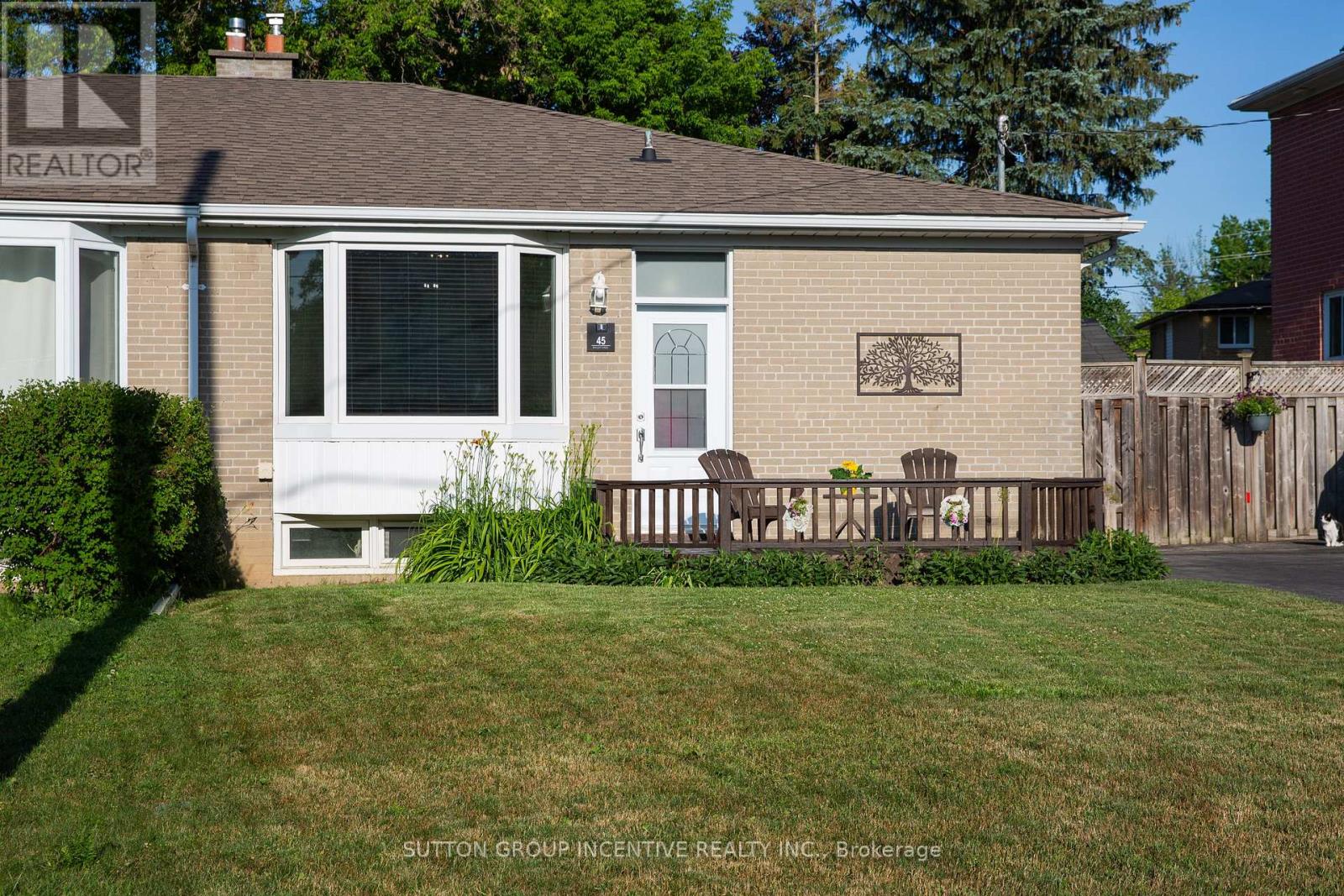 45 BAILEY CRESCENT, Aurora, Ontario