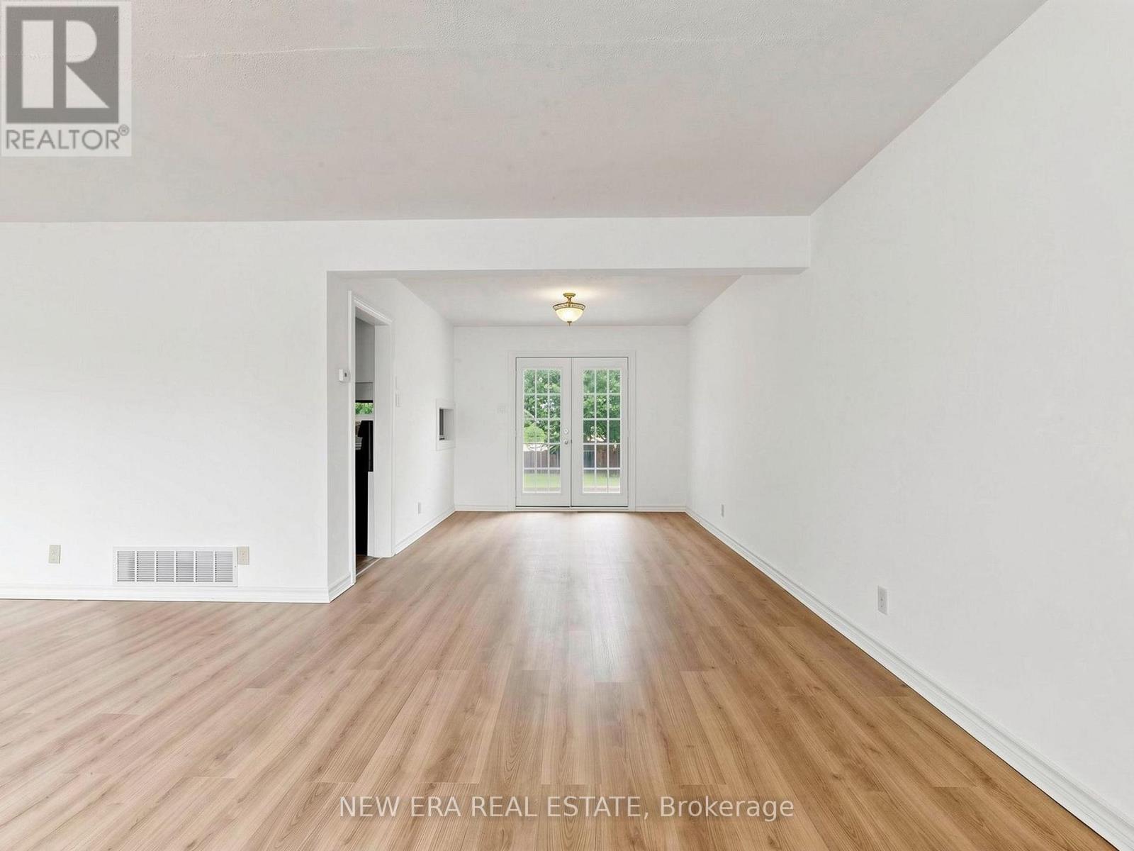 20543 Leslie Street, East Gwillimbury (Queensville), Ontario  L0L 1R0 - Photo 11 - N13501878