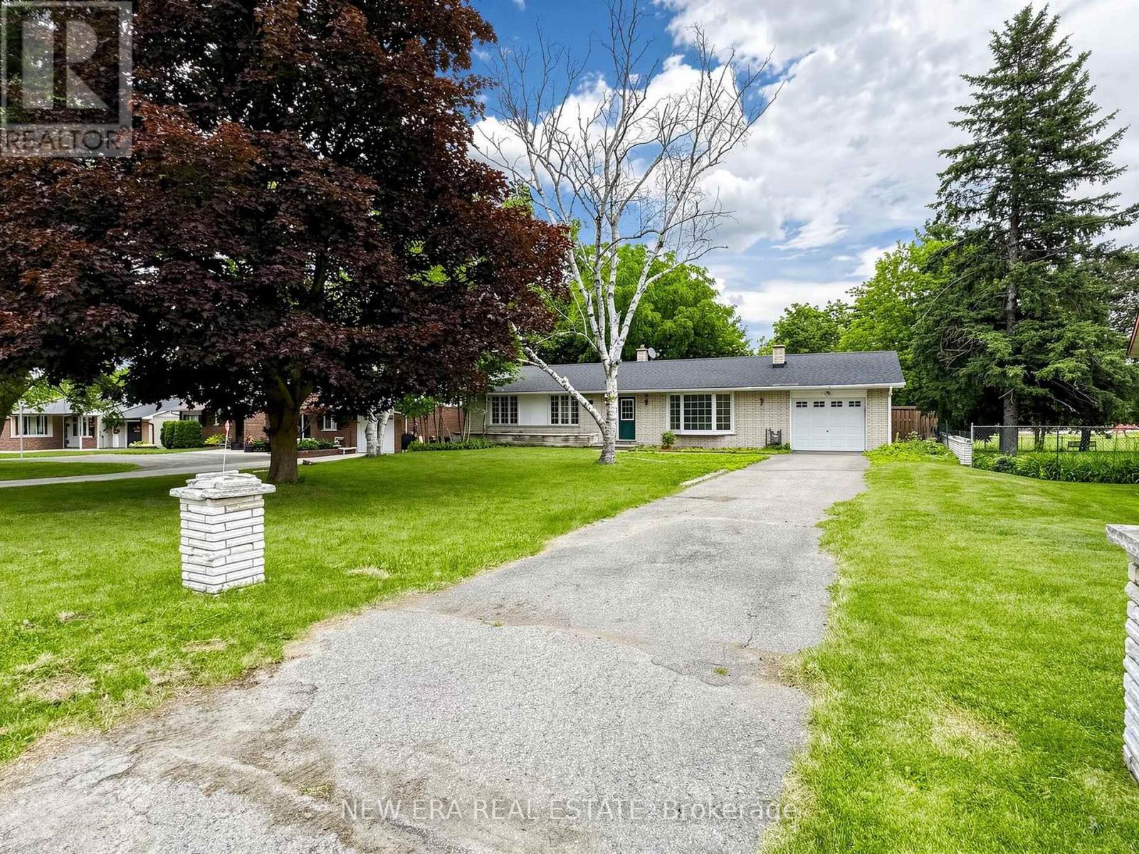 20543 Leslie Street, East Gwillimbury (Queensville), Ontario  L0L 1R0 - Photo 2 - N13501878