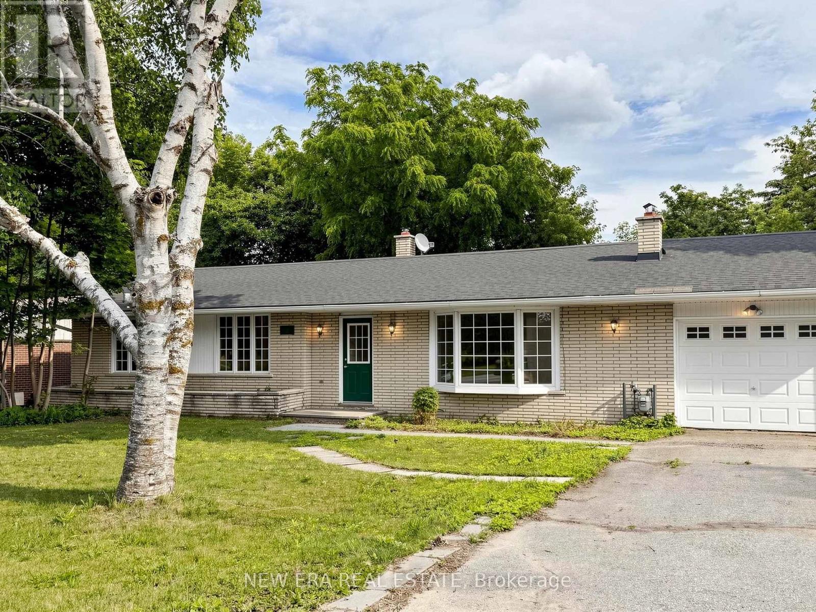20543 Leslie Street, East Gwillimbury (Queensville), Ontario  L0L 1R0 - Photo 3 - N13501878