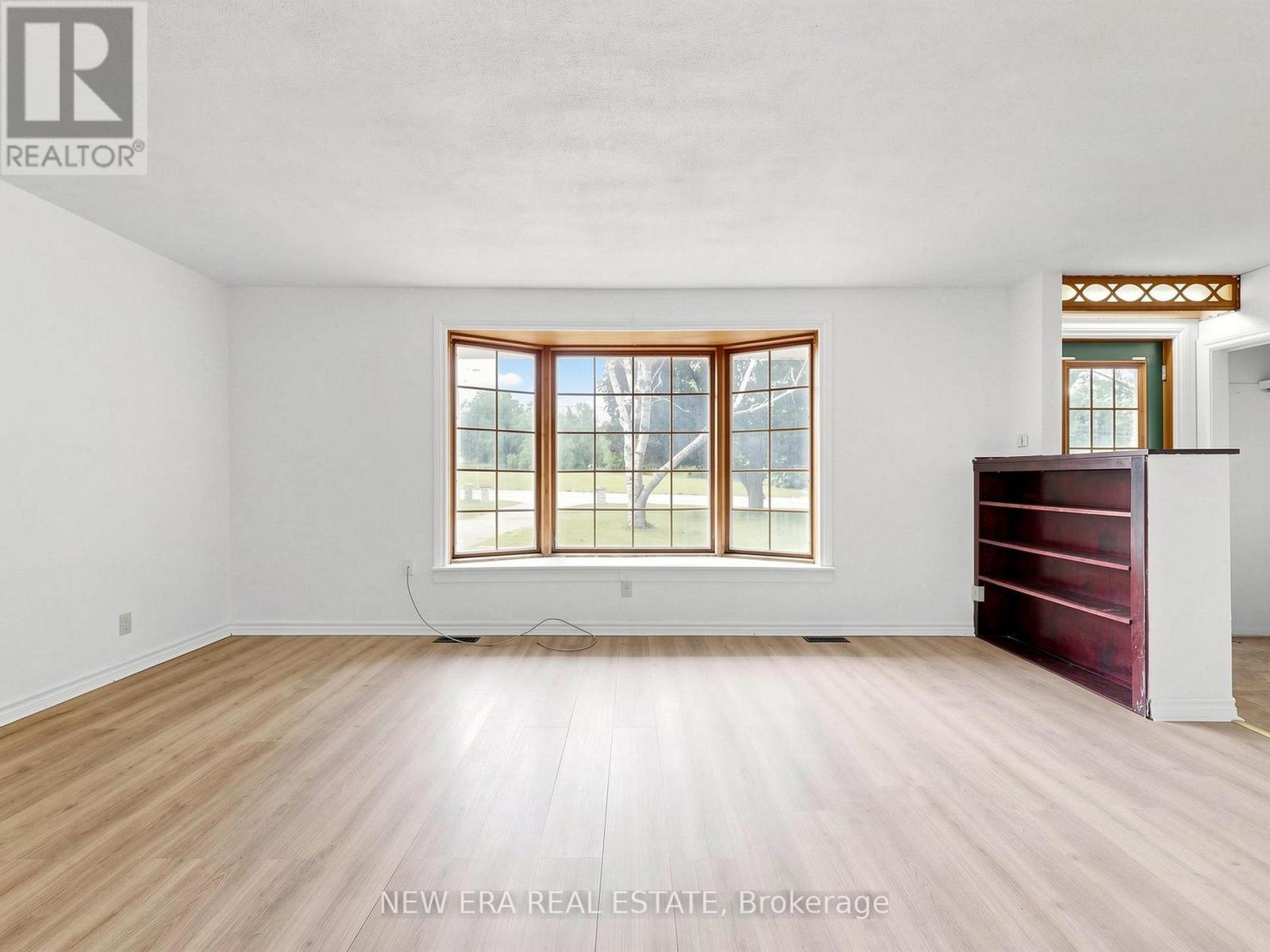 20543 Leslie Street, East Gwillimbury (Queensville), Ontario  L0L 1R0 - Photo 6 - N13501878