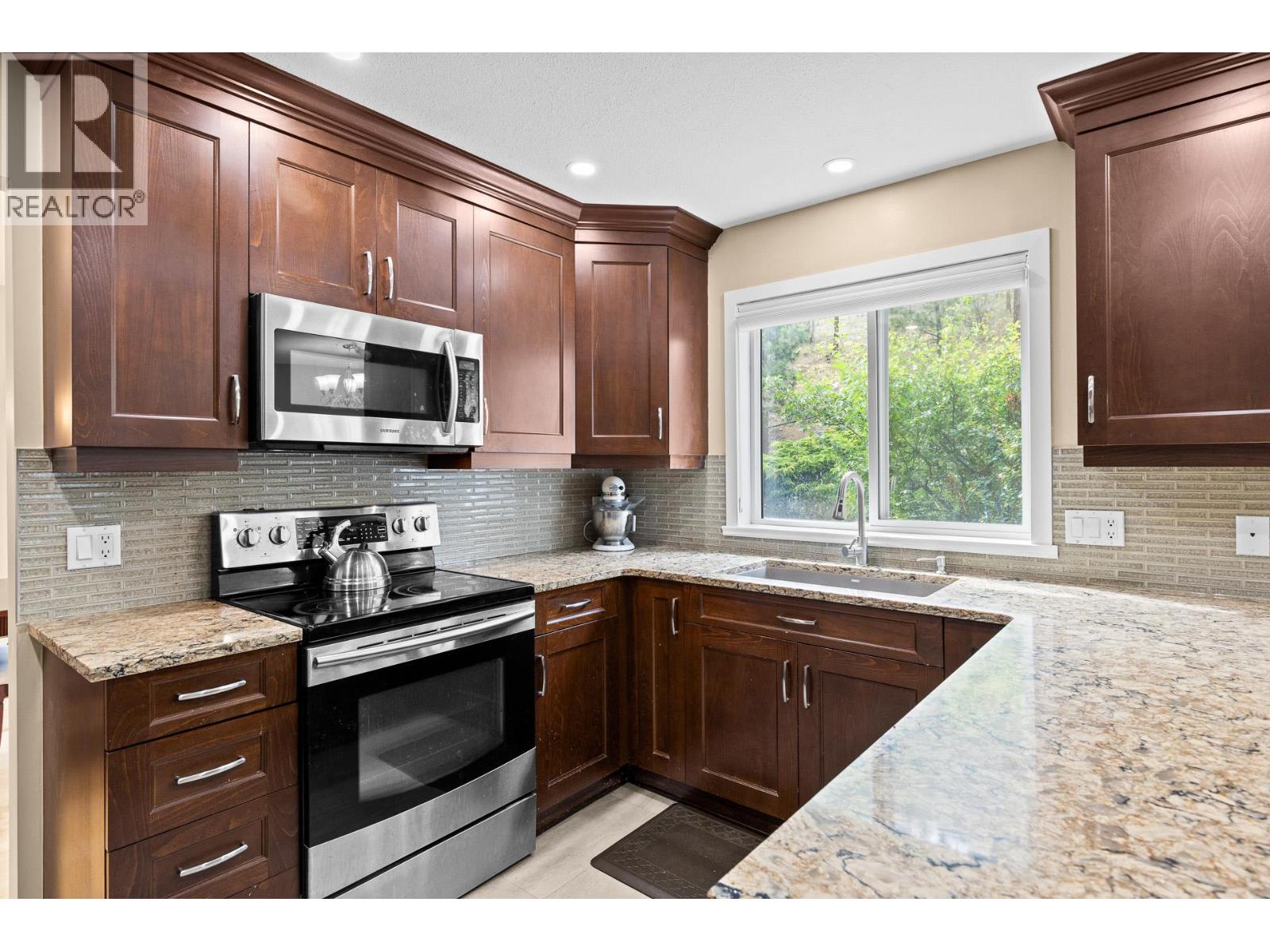 774 Nahanni Place, Kelowna, British Columbia  V1V 1N5 - Photo 17 - 10392905