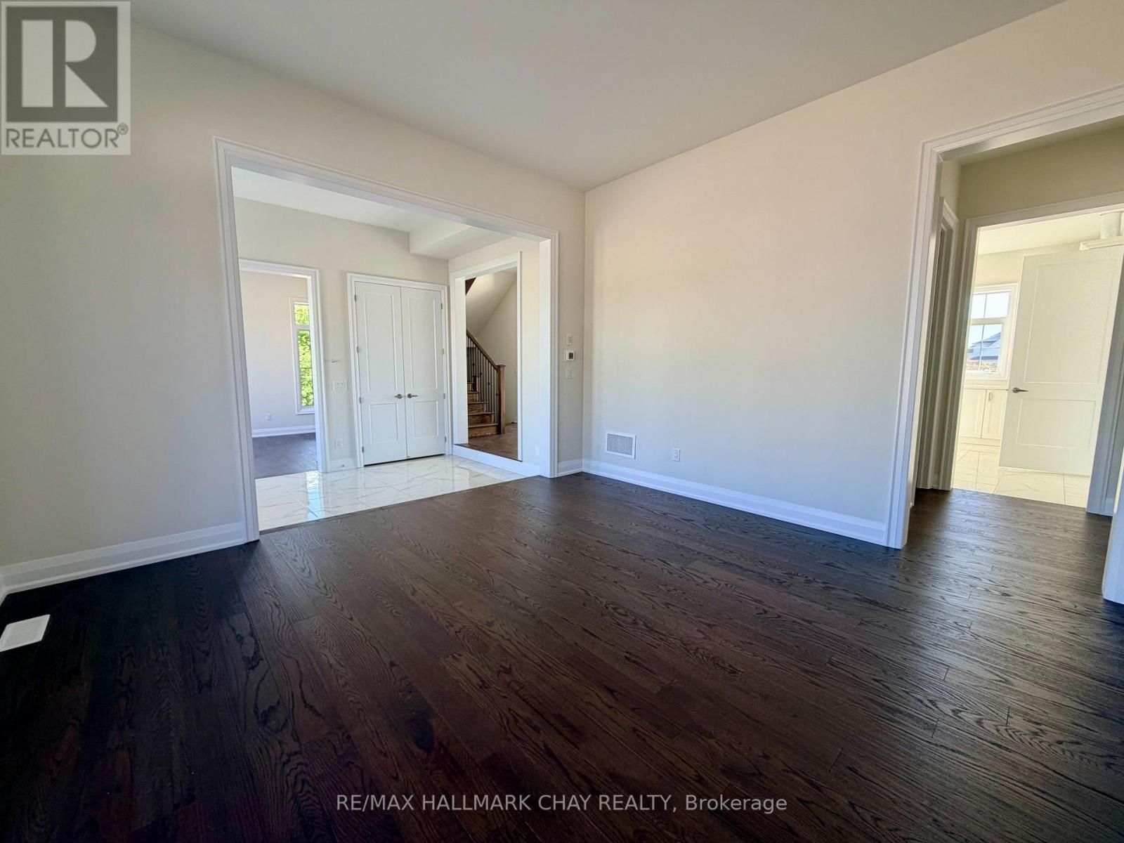 2 Pinetree Drive, Oro-Medonte, Ontario  L0L 2L0 - Photo 10 - S13501864