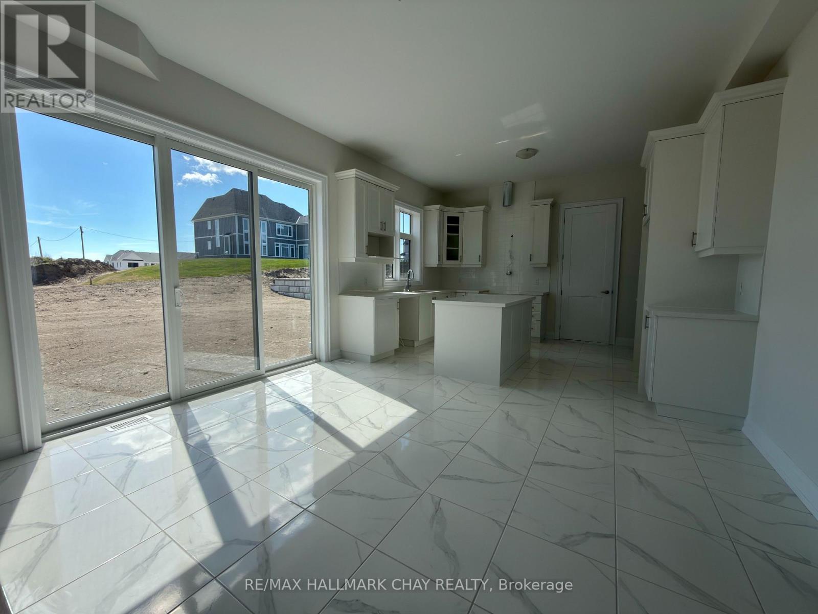 2 Pinetree Drive, Oro-Medonte, Ontario  L0L 2L0 - Photo 11 - S13501864