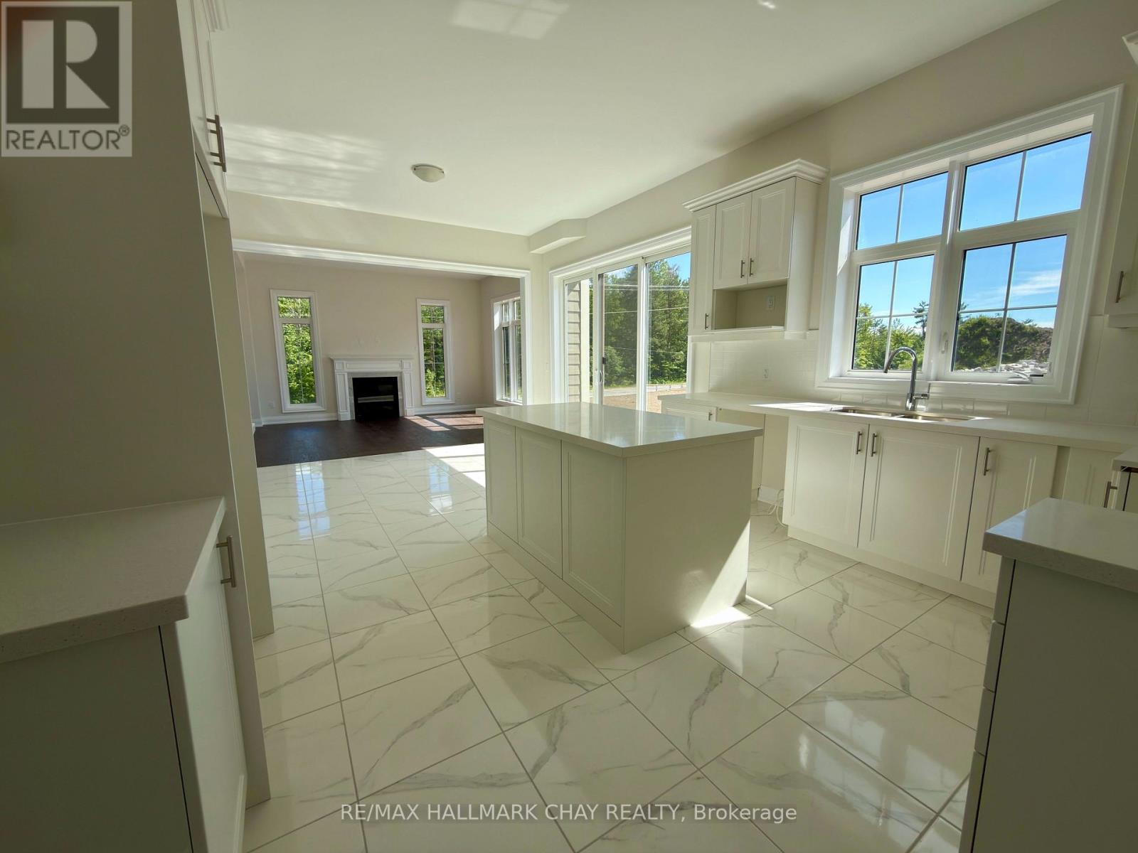 2 Pinetree Drive, Oro-Medonte, Ontario  L0L 2L0 - Photo 12 - S13501864