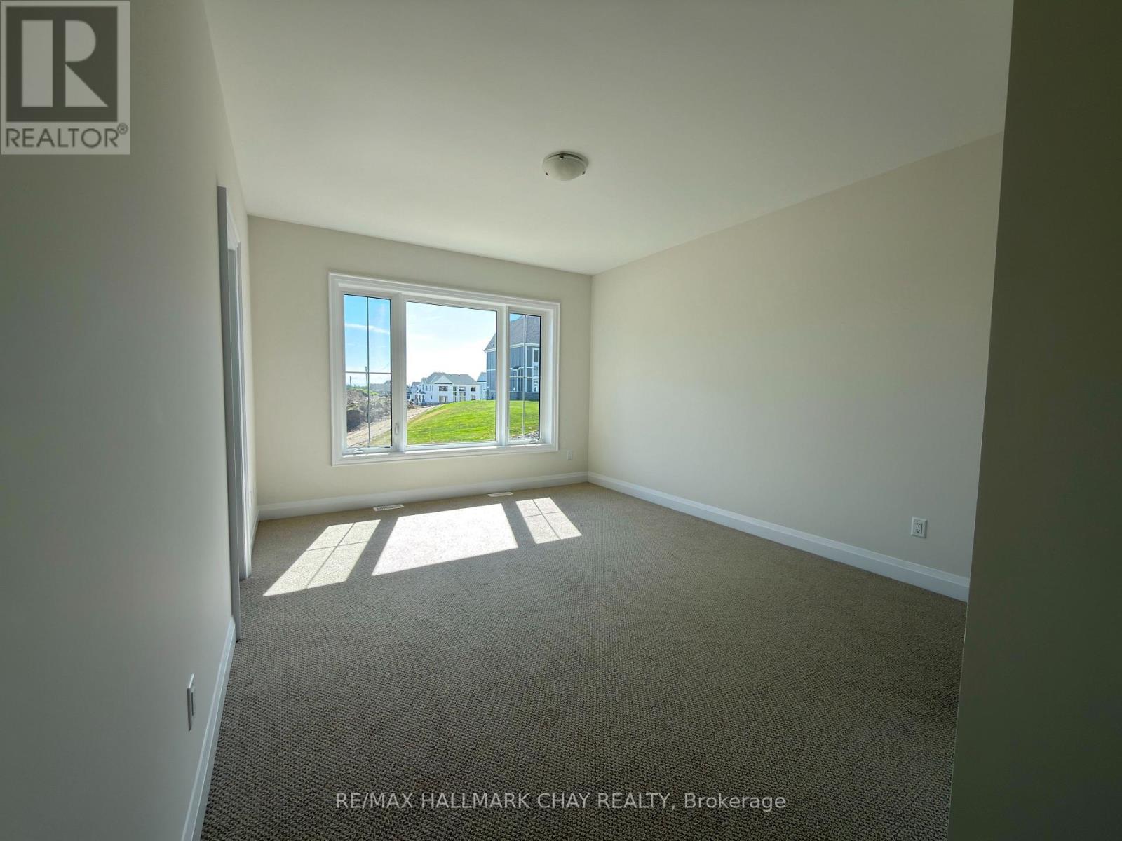 2 Pinetree Drive, Oro-Medonte, Ontario  L0L 2L0 - Photo 18 - S13501864