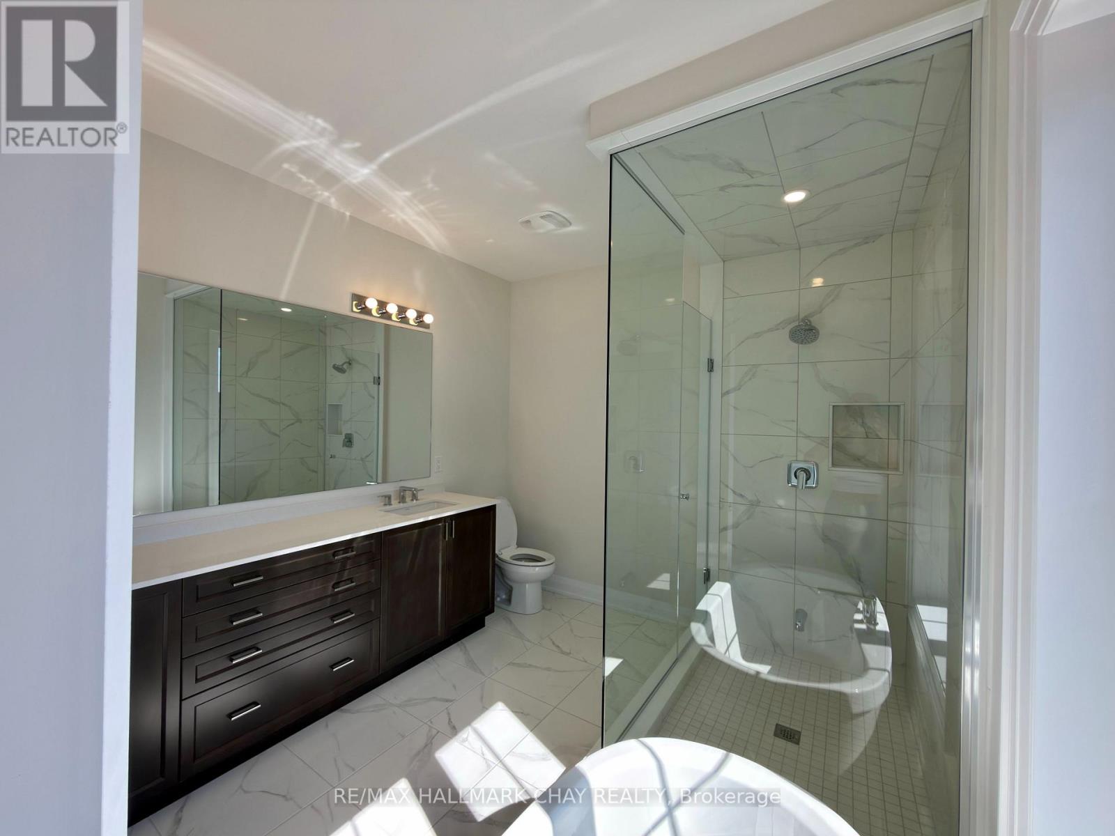 2 Pinetree Drive, Oro-Medonte, Ontario  L0L 2L0 - Photo 19 - S13501864