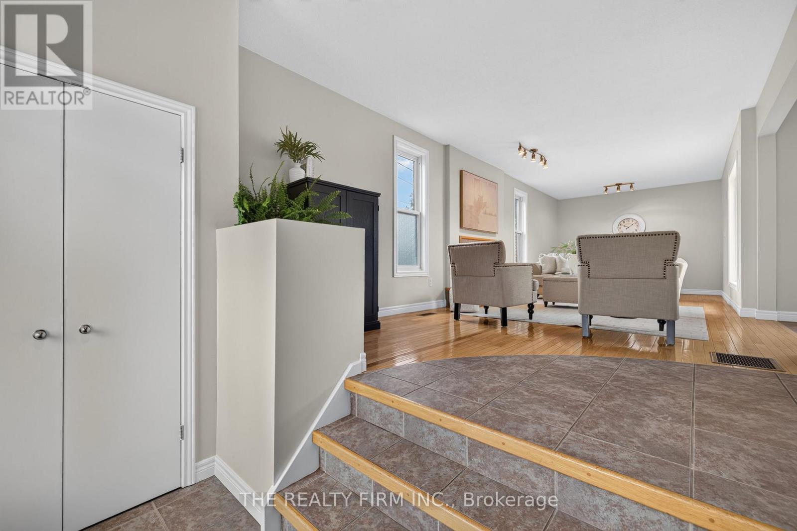 226 Rainbow Avenue, London East, Ontario  N5W 4W1 - Photo 3 - X13501940
