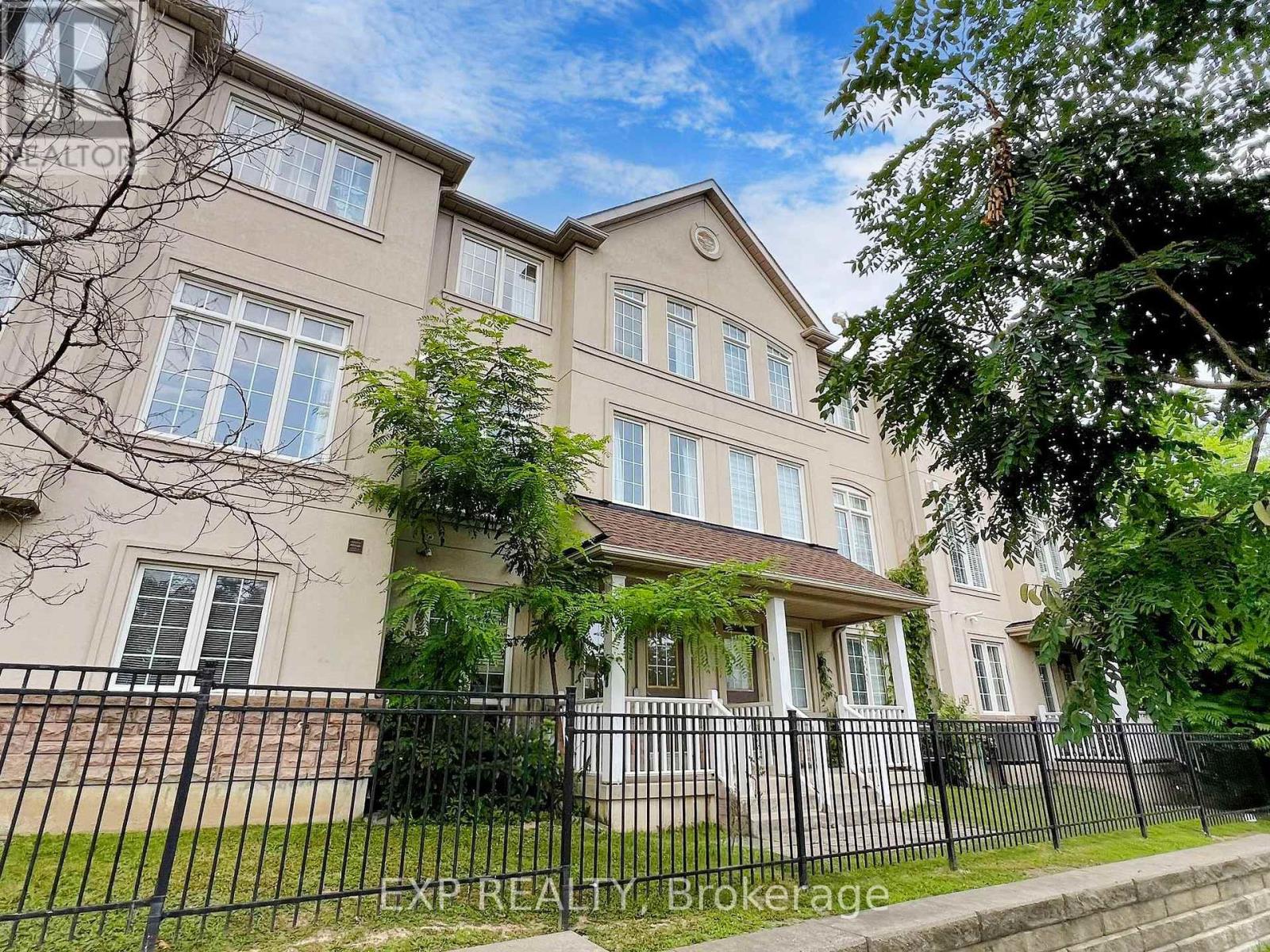 10 - 10 POST OAK DRIVE, Richmond Hill, Ontario
