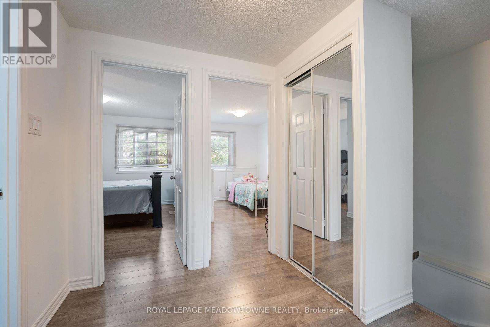 9 Hardcastle Court, Brampton, Ontario  L6S 2B2 - Photo 13 - W13501804