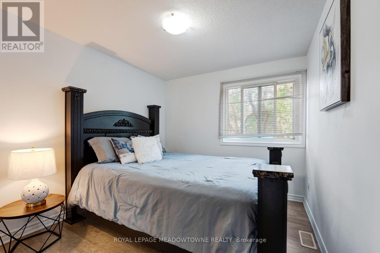 9 Hardcastle Court, Brampton, Ontario  L6S 2B2 - Photo 18 - W13501804